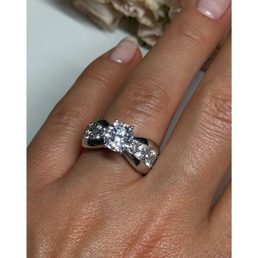 925 STERLING SILVER CZ RING SIZE 6.5